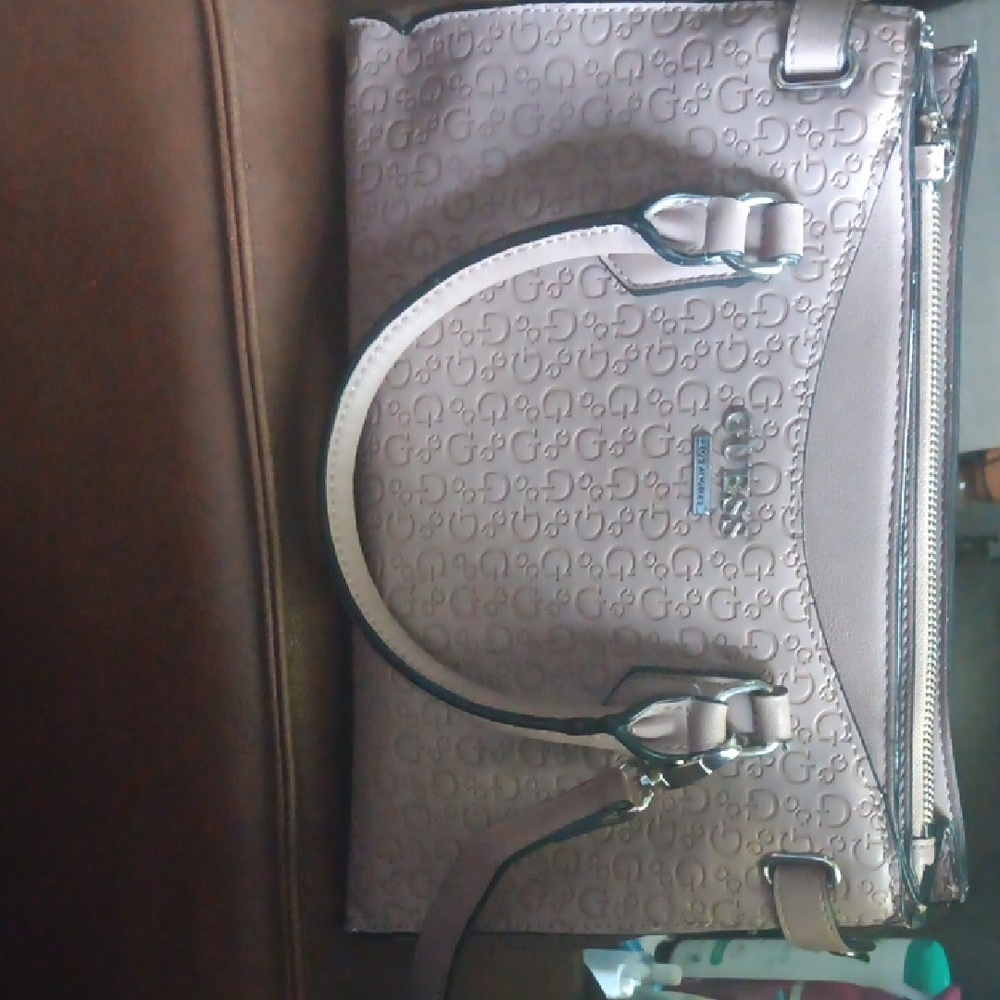 Like New Pink Guess Handbag
